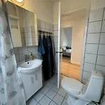 Apartment 4 Vaerelses 85m2 Med 3 Sovevaerelser Og 6 Enkelt Senge *