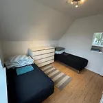 4 Vaerelses 85m2 Med 3 Sovevaerelser Og 6 Enkelt Senge Odense