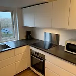 Apartment 4 Vaerelses 85m2 Med 3 Sovevaerelser Og 6 Enkelt Senge *