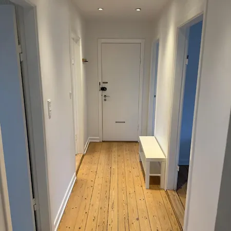 4 Vaerelses 85m2 Med 3 Sovevaerelser Og 6 Enkelt Senge