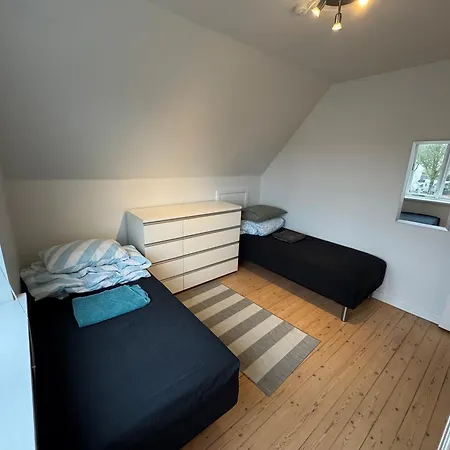 4 Værelses 85m2 Med 3 Soveværelser Og 6 Enkelt Senge Odense