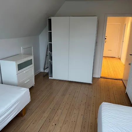 Lejlighed 4 Værelses 85m2 Med 3 Soveværelser Og 6 Enkelt Senge