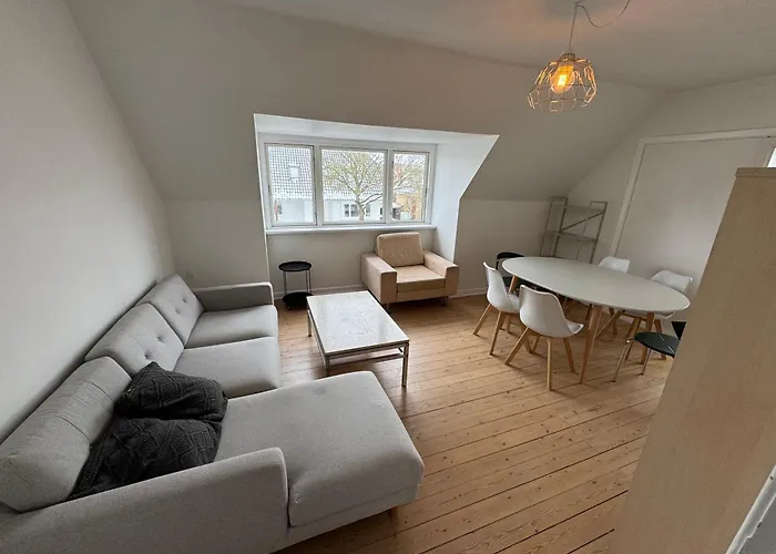 4 Vaerelses 85m2 Med 3 Sovevaerelser Og 6 Enkelt Senge Daire Odense